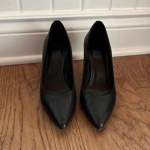 Micheal Kors black heels